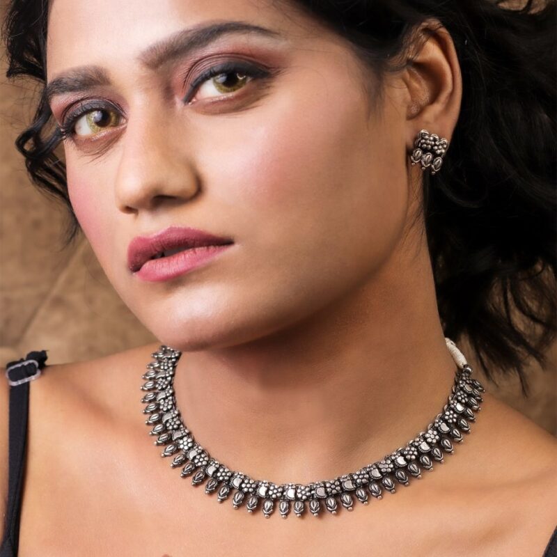 round silver necklace