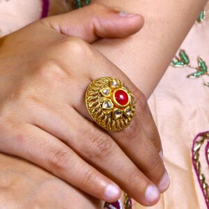 women-gold-ring